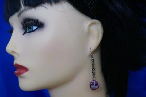 Crown charm and drop chain earrings