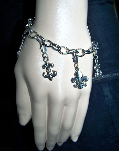 Fleur de lis charm metal bracelet