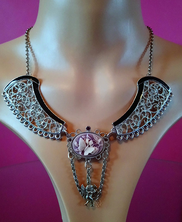 bib style necklace