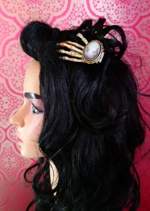 Cameo lady skeleton hand hair clip