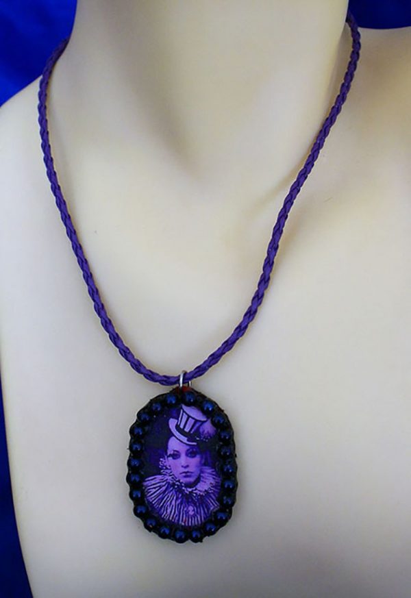 Gothic Lolita circus lady cameo necklace