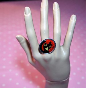 Red and black yin yang Emily Strange cameo ring
