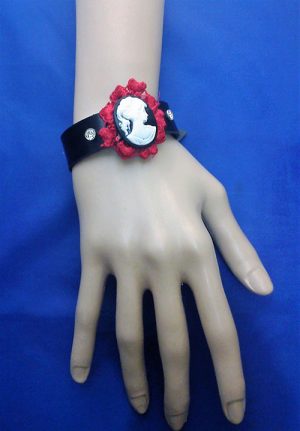 Gothic Lolita jewel and lady cameo bracelet