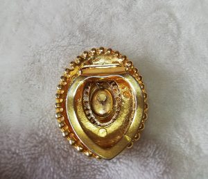 Georgian Victorian gold shell cameo lady scarf brootch back