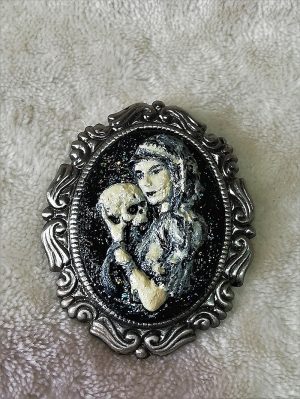 Gothic Lolita 3D lady and skull cameo brootch
