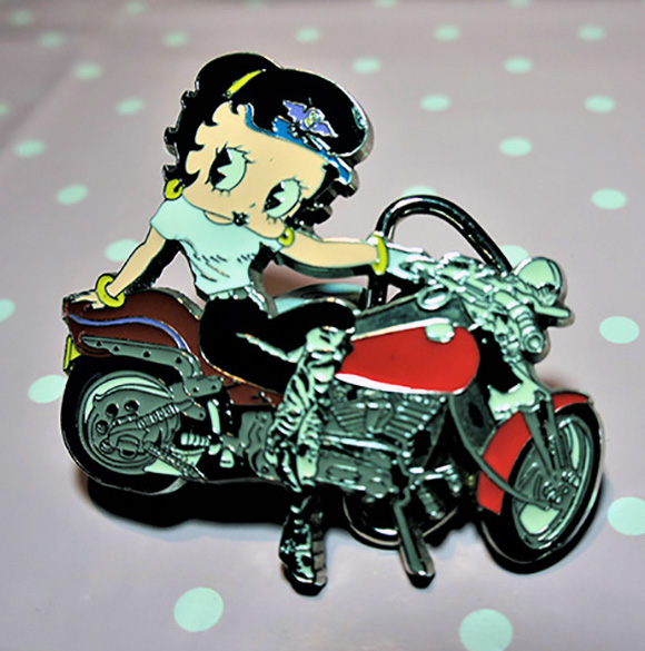 LICENSED BETTY BOOP RIDING MOTORCYCLE BELT BUCKLE 