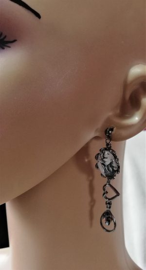 Marilyn Monroe cameo jewel and heart earrings